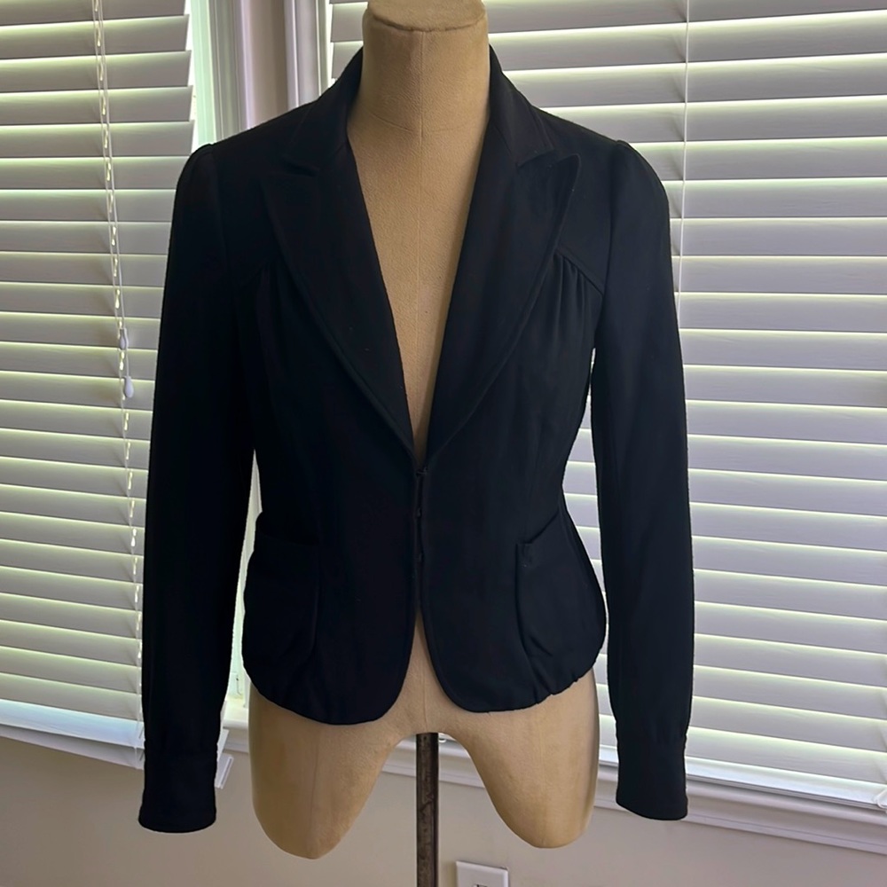Women’s black wool blazer size 6 great condition